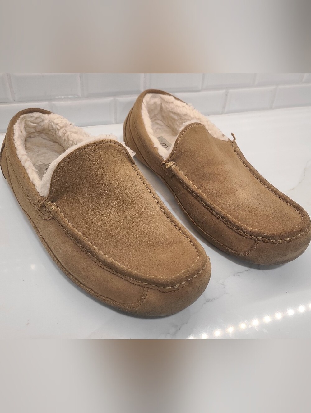 Men's Ugg Ascot Men's Size 12 Tan Suede Shearling Moccasin Slippers